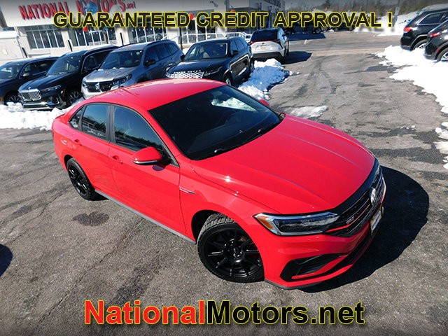 Volkswagen Jetta GLI Vehicle Full-screen Gallery Image 02