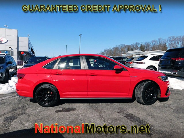 Volkswagen Jetta GLI Vehicle Full-screen Gallery Image 04