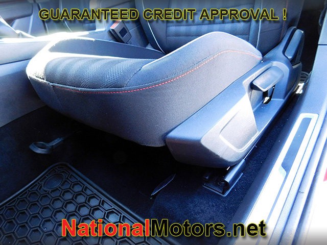 Volkswagen Jetta GLI Vehicle Full-screen Gallery Image 13