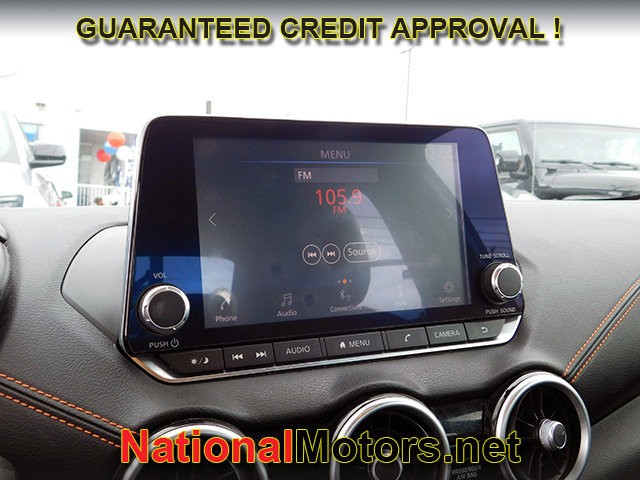 Nissan Sentra Vehicle Full-screen Gallery Image 13