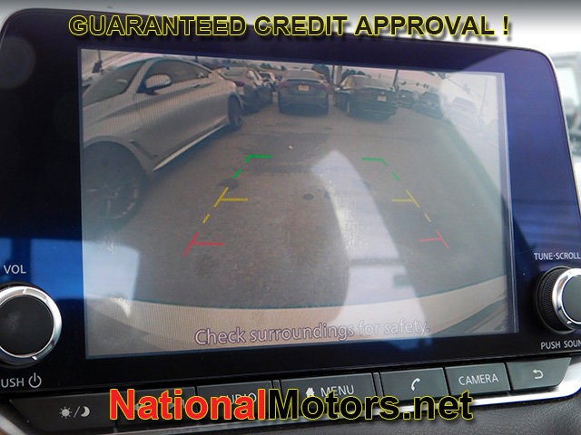 Nissan Sentra Vehicle Full-screen Gallery Image 14