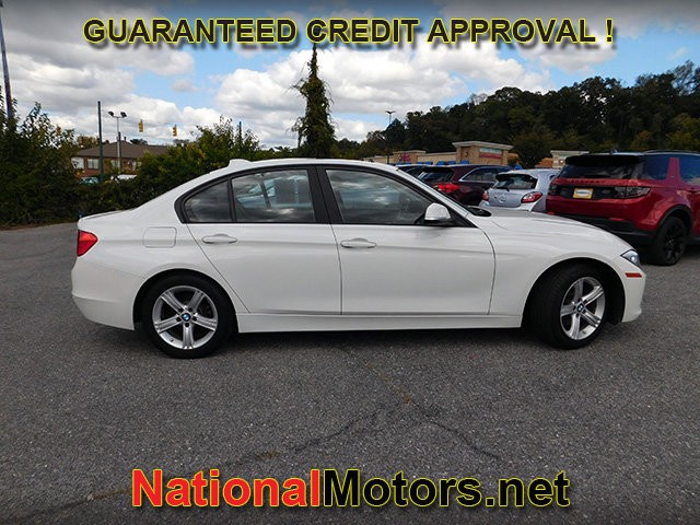 BMW 3 Series Vehicle Full-screen Gallery Image 04