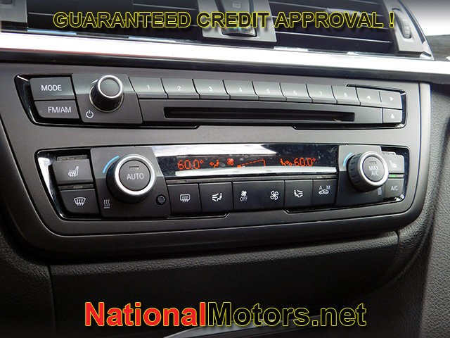 BMW 3 Series Vehicle Full-screen Gallery Image 19