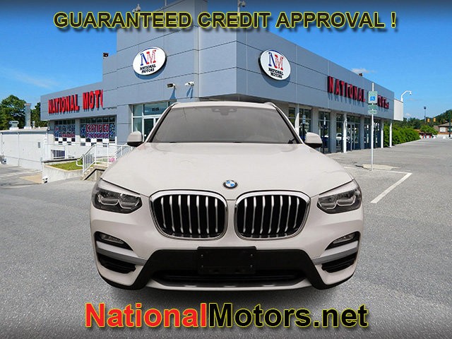 BMW X3 Vehicle Full-screen Gallery Image 02