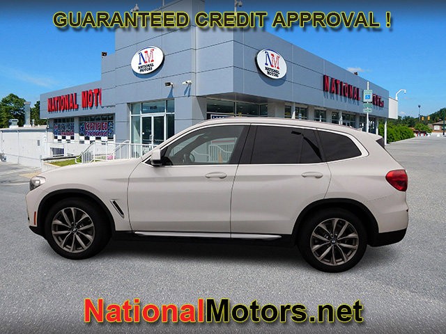 BMW X3 Vehicle Full-screen Gallery Image 03