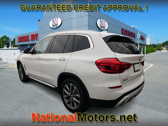 BMW X3 Vehicle Full-screen Gallery Image 04