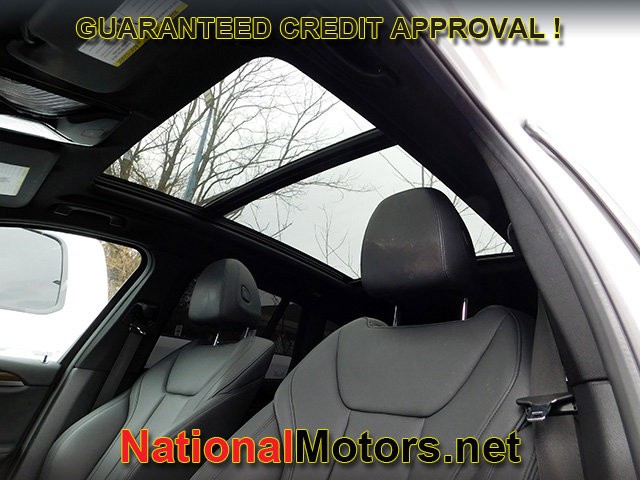 BMW X3 Vehicle Full-screen Gallery Image 12