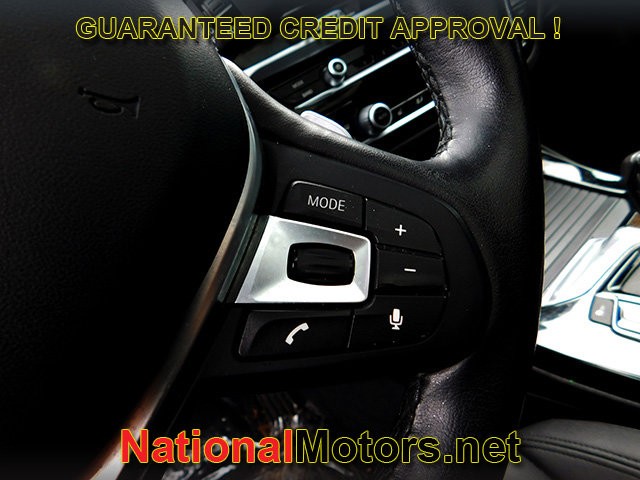 BMW X3 Vehicle Full-screen Gallery Image 16