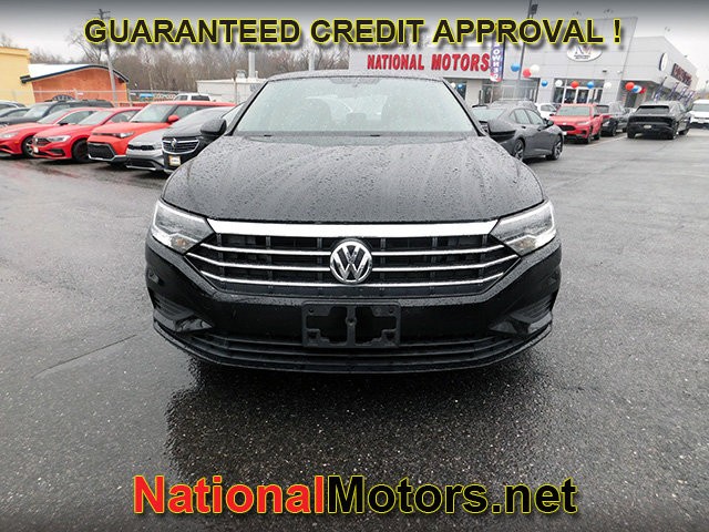 Volkswagen Jetta Vehicle Full-screen Gallery Image 03