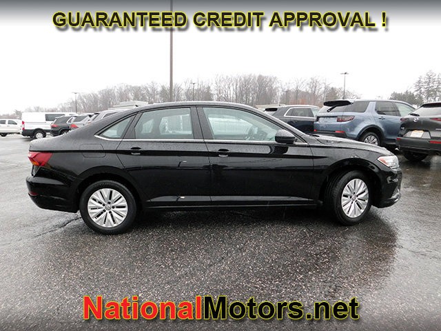 Volkswagen Jetta Vehicle Full-screen Gallery Image 04