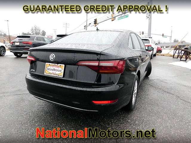 Volkswagen Jetta Vehicle Full-screen Gallery Image 05