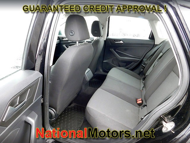 Volkswagen Jetta Vehicle Full-screen Gallery Image 10