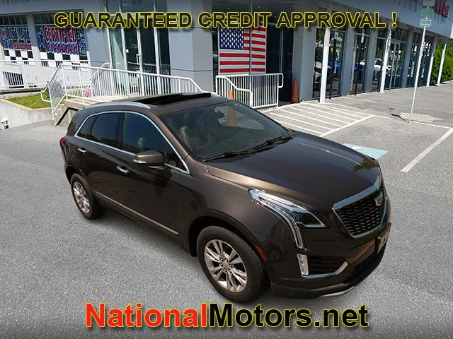 Cadillac XT5 Vehicle Full-screen Gallery Image 02