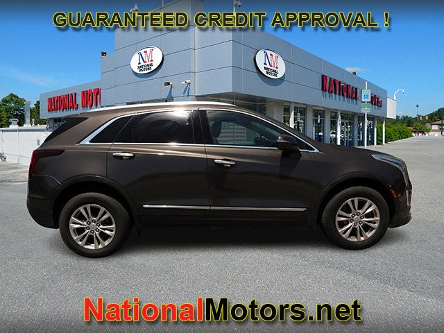 Cadillac XT5 Vehicle Full-screen Gallery Image 03