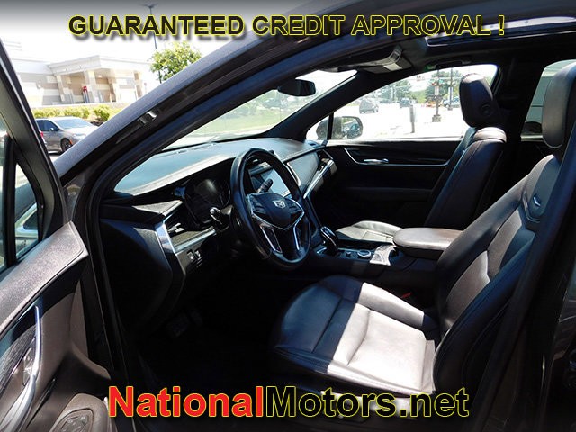 Cadillac XT5 Vehicle Full-screen Gallery Image 14