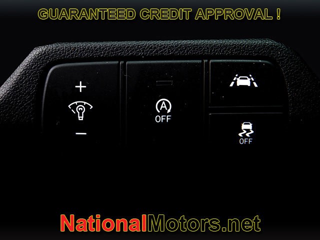 Hyundai Elantra Vehicle Full-screen Gallery Image 16