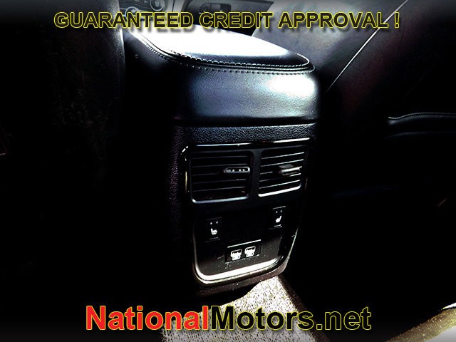 Dodge Charger Vehicle Full-screen Gallery Image 11