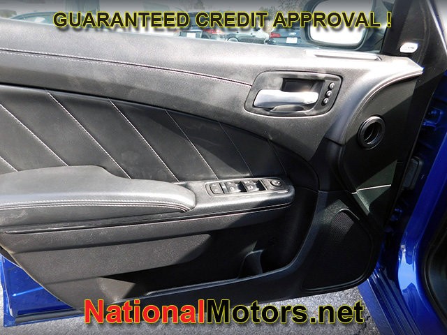 Dodge Charger Vehicle Full-screen Gallery Image 13