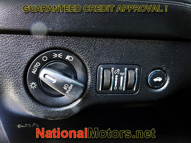 Dodge Charger Vehicle Full-screen Gallery Image 25