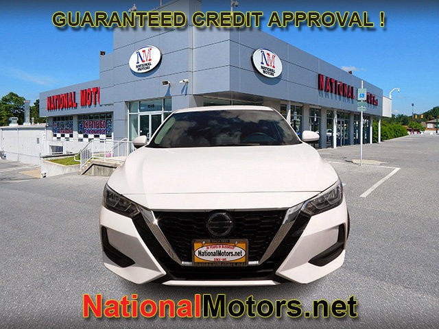Nissan Sentra Vehicle Full-screen Gallery Image 02