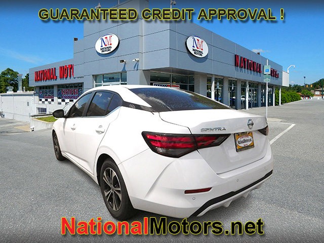 Nissan Sentra Vehicle Full-screen Gallery Image 04