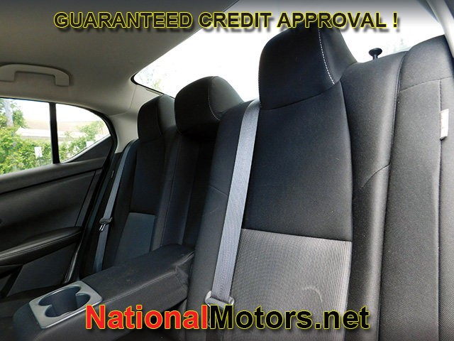 Nissan Sentra Vehicle Full-screen Gallery Image 08