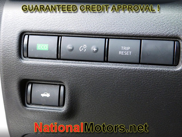 Nissan Sentra Vehicle Full-screen Gallery Image 17