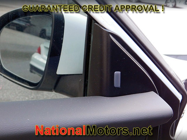 Nissan Sentra Vehicle Full-screen Gallery Image 18