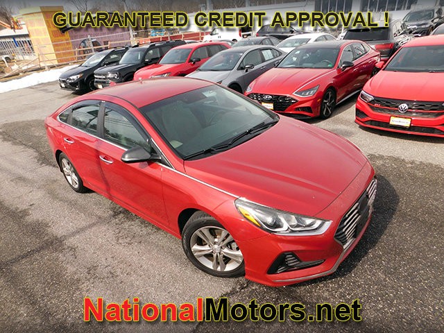 Hyundai Sonata Vehicle Full-screen Gallery Image 02