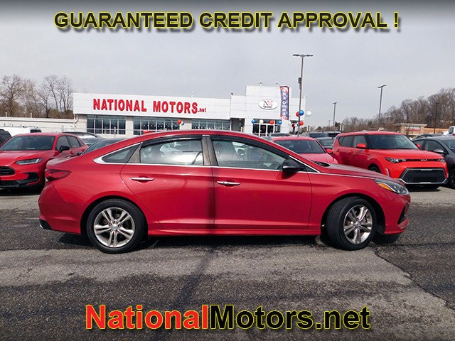 Hyundai Sonata Vehicle Full-screen Gallery Image 03