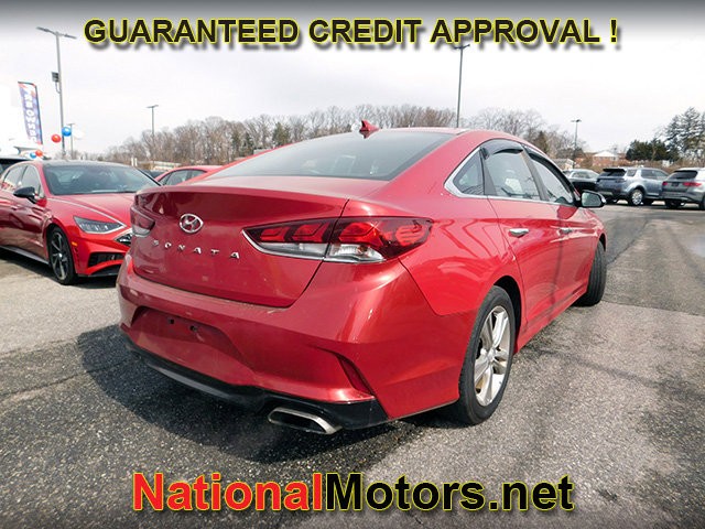 Hyundai Sonata Vehicle Full-screen Gallery Image 04