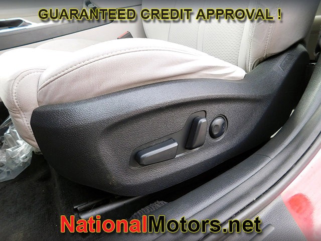 Hyundai Sonata Vehicle Full-screen Gallery Image 12