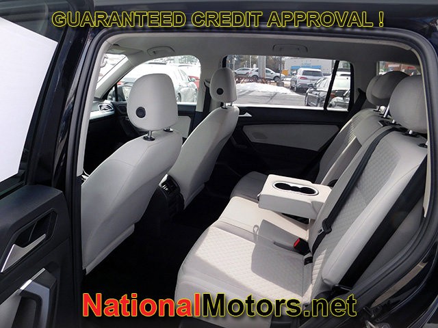 Volkswagen Tiguan Vehicle Full-screen Gallery Image 07