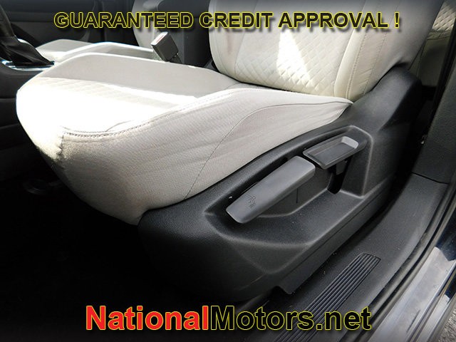 Volkswagen Tiguan Vehicle Full-screen Gallery Image 11