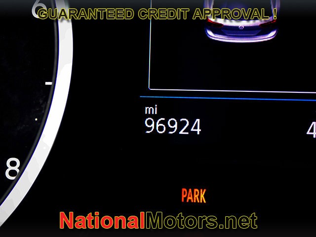 Volkswagen Tiguan Vehicle Full-screen Gallery Image 17