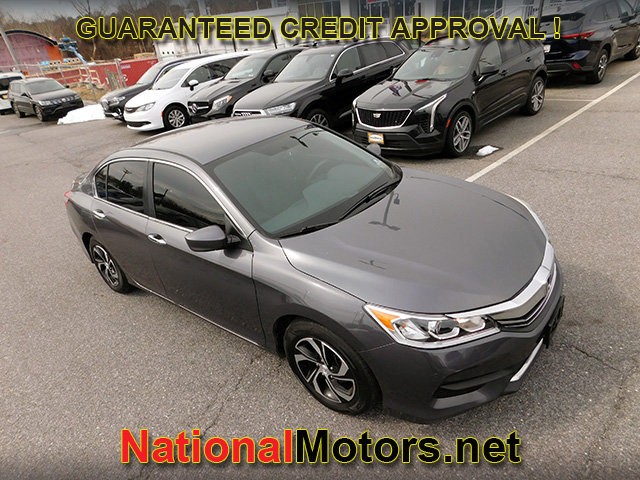 Honda Accord Sedan Vehicle Full-screen Gallery Image 02