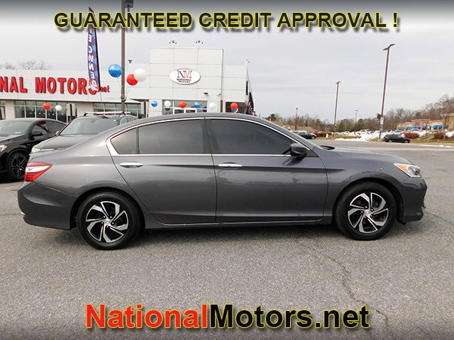 Honda Accord Sedan Vehicle Full-screen Gallery Image 04