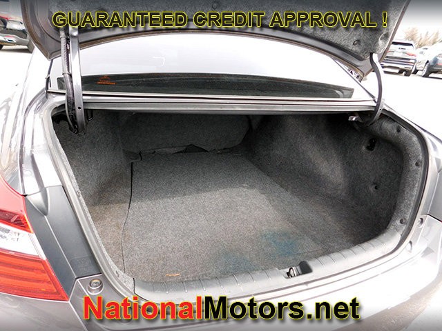 Honda Accord Sedan Vehicle Full-screen Gallery Image 06