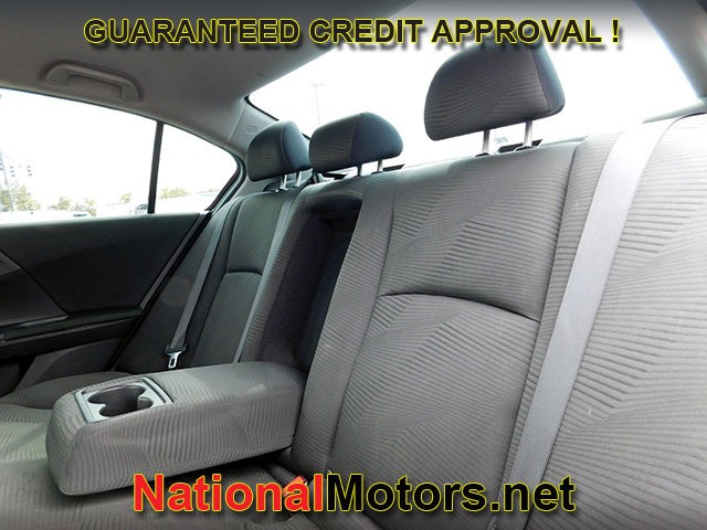 Honda Accord Sedan Vehicle Full-screen Gallery Image 08