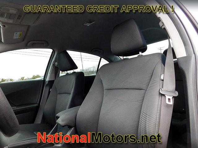 Honda Accord Sedan Vehicle Full-screen Gallery Image 11