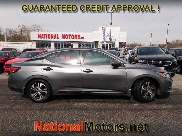 Nissan Sentra Vehicle Full-screen Gallery Image 03