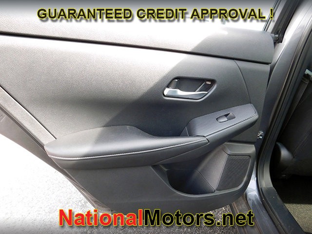 Nissan Sentra Vehicle Full-screen Gallery Image 07