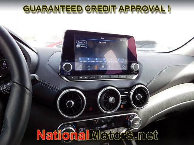 Nissan Sentra Vehicle Full-screen Gallery Image 14