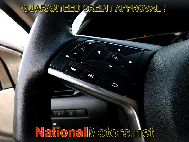 Nissan Sentra Vehicle Full-screen Gallery Image 19