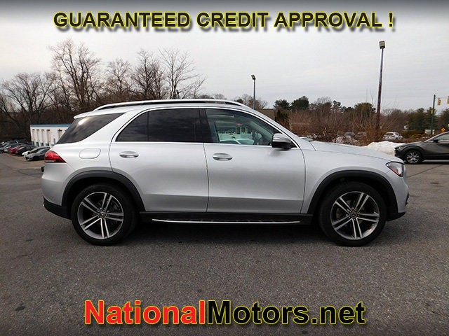 Mercedes-Benz GLE Vehicle Full-screen Gallery Image 04