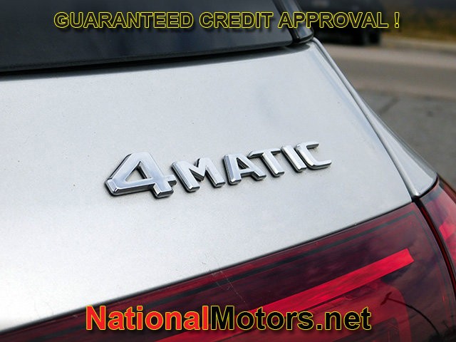 Mercedes-Benz GLE Vehicle Full-screen Gallery Image 06