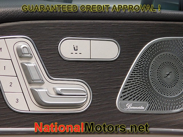 Mercedes-Benz GLE Vehicle Full-screen Gallery Image 17