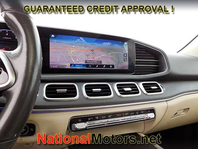 Mercedes-Benz GLE Vehicle Full-screen Gallery Image 19