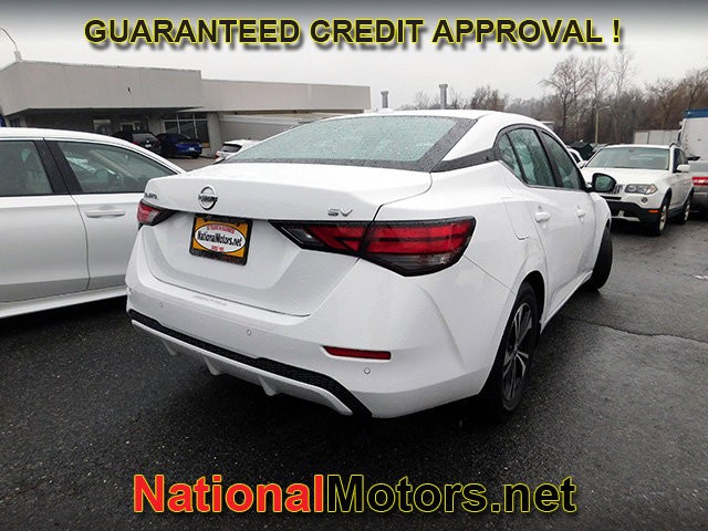 Nissan Sentra Vehicle Full-screen Gallery Image 04