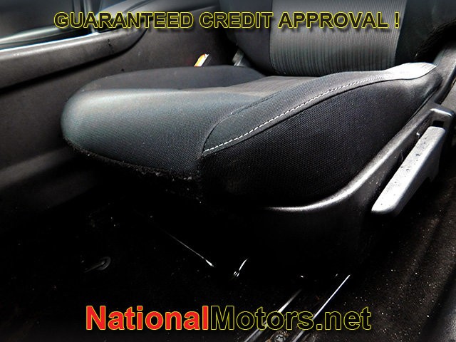 Nissan Sentra Vehicle Full-screen Gallery Image 12